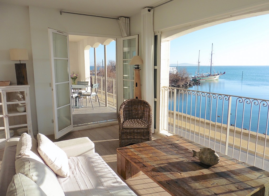 panoramic views in all directions from the living room and terrace