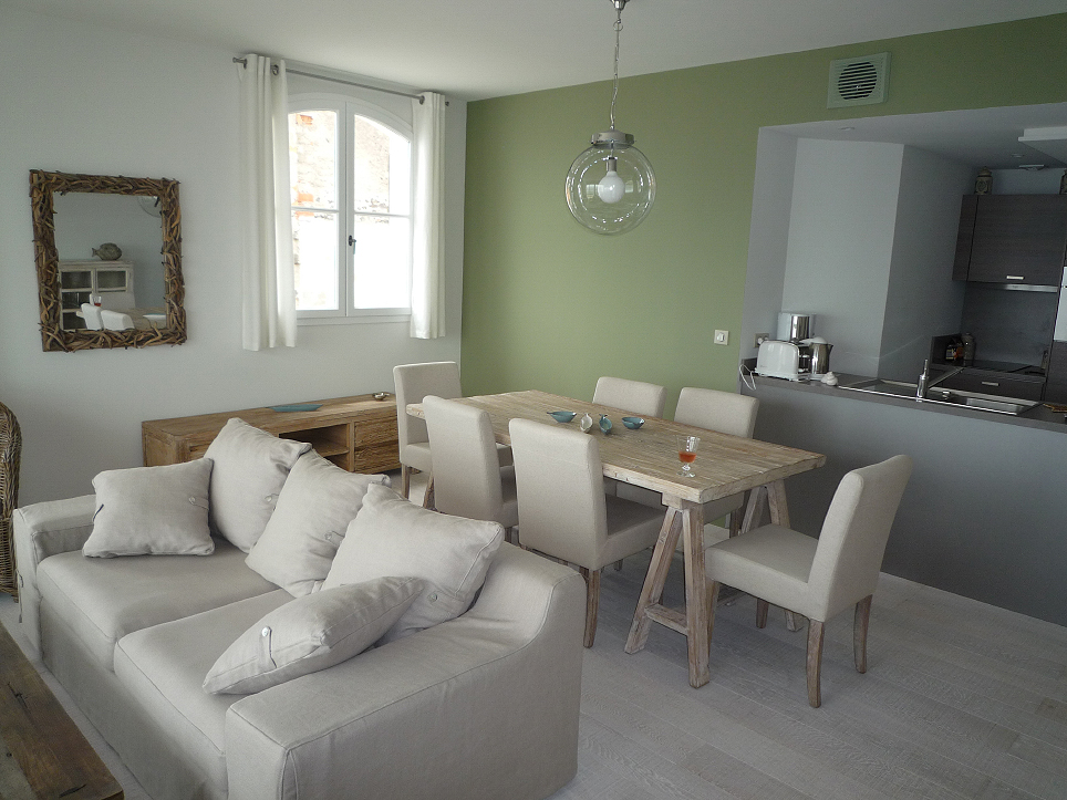 Small but perfectly formed open plan kitchen with all the modern equipment for relaxed self catering